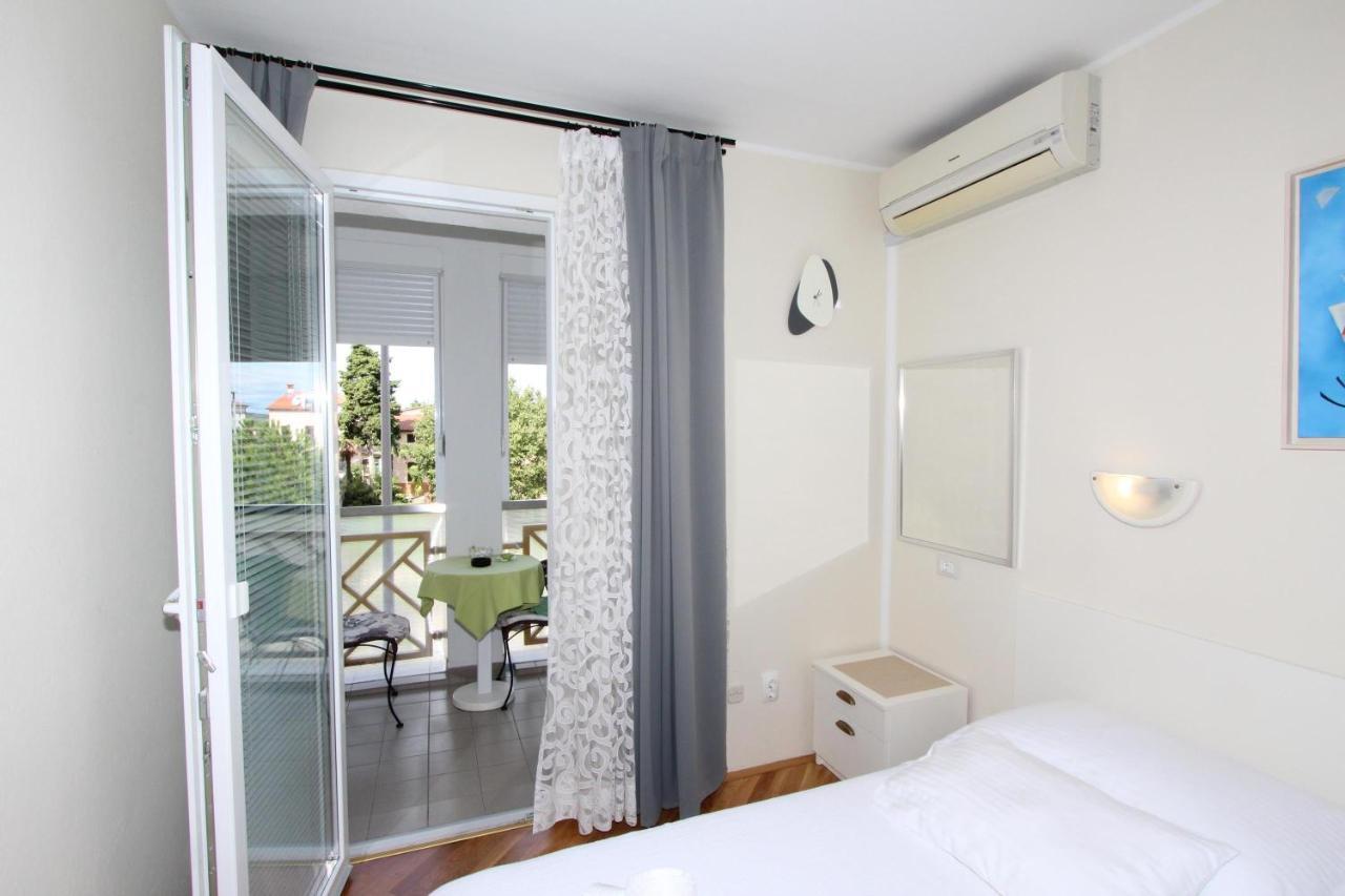 Room Roma 罗维尼 外观 照片
